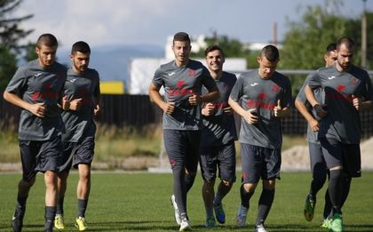 Локо Сф с първа контрола в събота, взима вратар