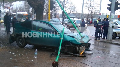 Пешеходка е в болница след инцидент при дюнерджийница в София