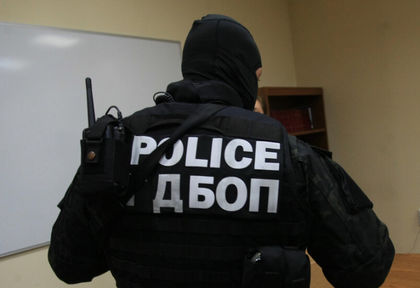 Киберченгета на ГДБОП закопчаха 10 гнусни педофила, мърсували с деца