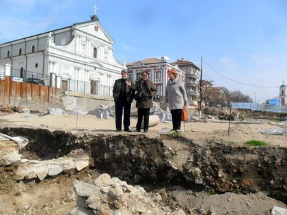 Менда Стоянова и Вежди Рашидов се срещнаха с археолозите на Голямата базилика в Пловдив