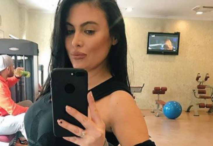 Клюкарката Лили отчаяно се мъчи да отслабне