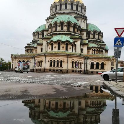 НИМХ: В западните и планинските райони на места утре ще превали и прегърми