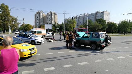 Загиналият моторист е Митко от блок №109! Бил е с предимство! Още един мъж е в болница след зверската катастрофа!