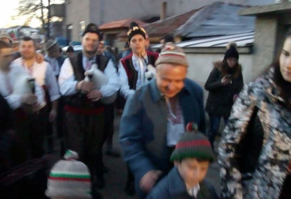 Уникално зрелище навръх Богоявление в Калофер! Градът на Ботев празнува (СНИМКИ)
