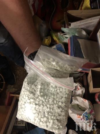 Над 10 килограма наркотици са иззети при спецоперация на криминалисти в столичния кв. 