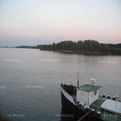 Водолази издирват във водите на река Дунав, в района на град Видин удавил се рибар