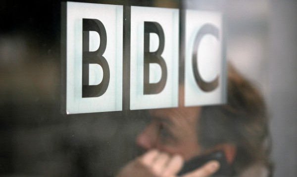 Битка на гиганти: RT vs. BBC, кой не спазва законите?