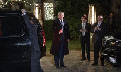 Доналд Тръмп се маскира като... себе си