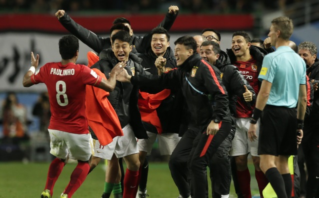 Гуанджоу стигна 1/2-финал след обрат