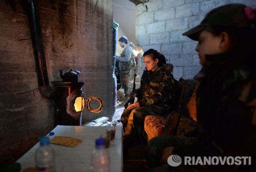 Жени постъпват масово в сирийското опълчение, за да се сражават с джихадистите (ВИДЕО)