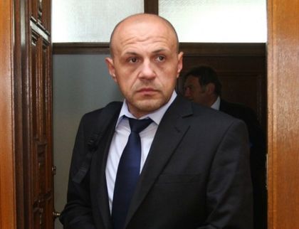 Томислав Дончев: Цяла армия чиновници ще връща децата в училище