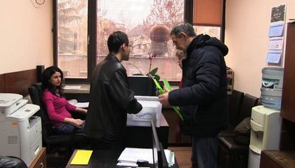 Бланките с подписите за референдума са заключени с 4 катинара