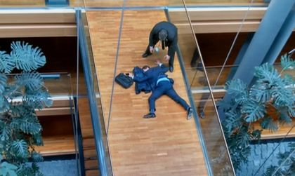 Евродепутат в болница с опасност за живота, ударен от колега