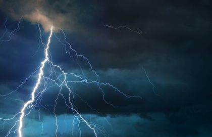 Жълт код за гръмотевични бури утре в Пловдив