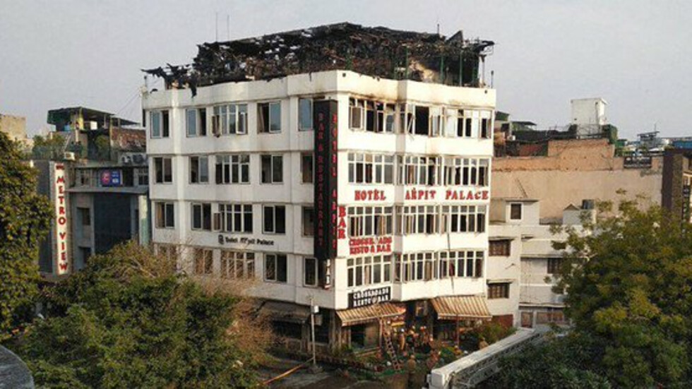17 души загинаха при пожар в индийски хотел (ВИДЕО+СНИМКИ)