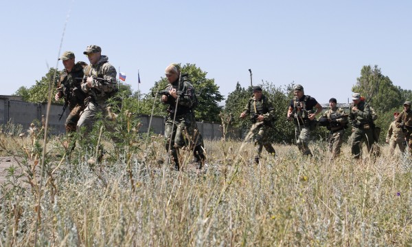 Боеве в Източна Украйна: 4 убити и 7 ранени