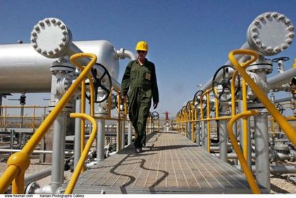Иран се върна на петролния пазар, цените се сринаха до 13-годишен минимум