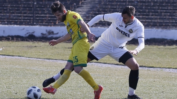 Босът на Добруджа пред Sportal.bg: От Славия лъжат, откраднаха ни футболист
