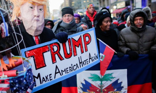 В Ню Йорк стотици протестираха срещу расизма на Тръмп