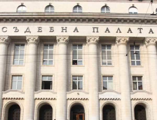 Една и съща съдийка се е занимавала със случаите на Бююк и Фарук Бекташ