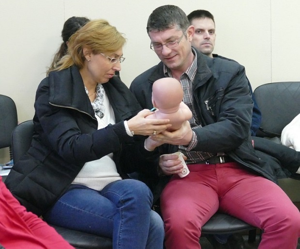 Започват безплатни курсове за бъдещи родители