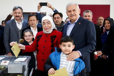 Редица турски политици гласуваха на местните избори