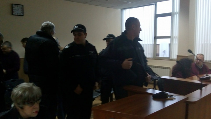 Обрат! Тезата, че ексченгето Караджов, обвинен в убийството на родителите си е невинен, започна да се пропуква! Замесени са проститутки