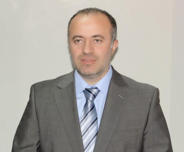 Лидер на НПСД приютява бежанците, изгонени от Елин Пелин