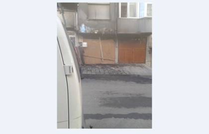 Подпалиха гараж в Бургас, горят лодка и кола