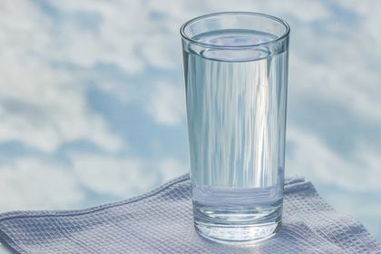 Как обикновената вода лекува