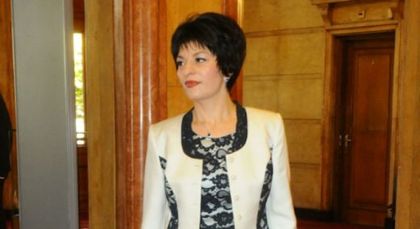 Десислава Атанасова скочи на Корнелия: От новоизлюпен политик се превръща в лъжкиня