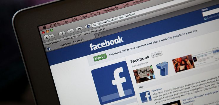 Facebook и Instagram се сринаха