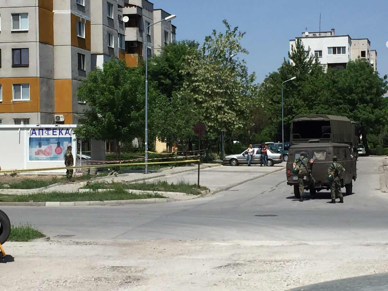 На косъм от ужаса! Изровиха 7 невзривени боеприпаси в "Тракия" днес