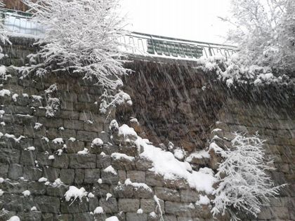 Бедствието: Срути се улица в Момчиловци (СНИМКИ)