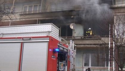 Късо съединение подпали апартамент в квартал "Чародейка"