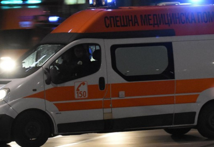 Лекари стигнаха до пациент в Софийско със сетни сили след ходене в сняг (СНИМКИ/ВИДЕО)