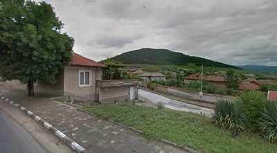 Три момчета се гаврят с петокласник в тоалетна на училище в пловдивско село