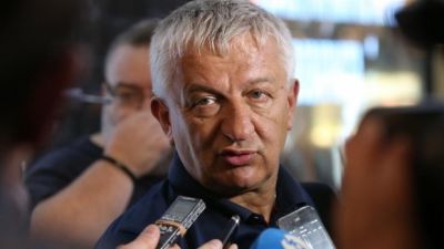 Крушарски към Стефанов: Няма да участвам в мерене на…