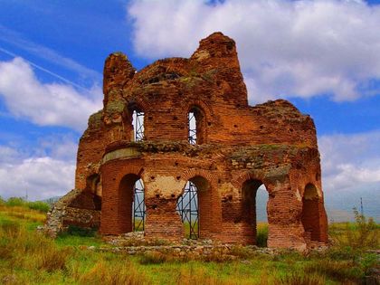 Само на половин час от Пловдив: Планински маршрут, история и отдих край хижа СНИМКИ