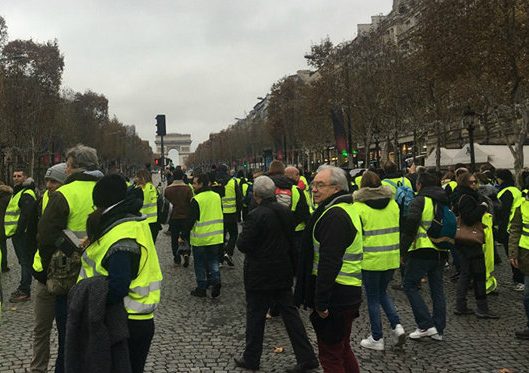 „Жълтите жилетки“ във Франция готвят седми протест