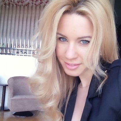 Фолк певица стана ВИП бръмчалка в Дубай, заживя като принцеса от приказките