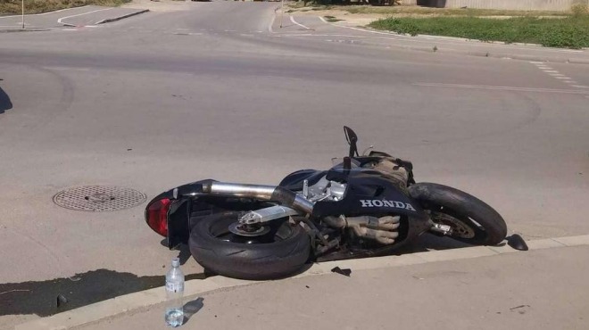 Пежо блъсна моторист на булевард в Пловдив - счупи му крака