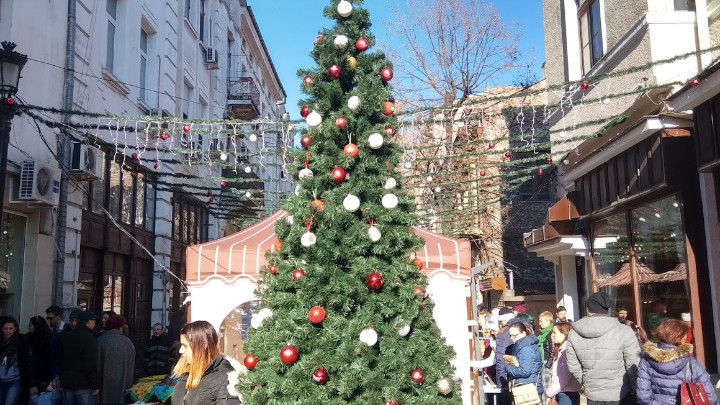 Празнично топло в Пловдив, термометрите удариха 16 градуса!