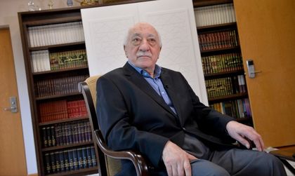 Гюлен обвинен за секс скандал, разтърсил опозицията в Турция