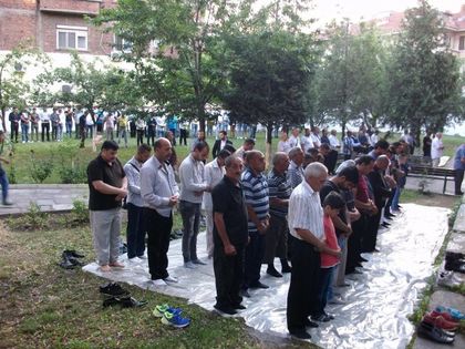 Молитва под небето за Рамазан Байрам (СНИМКИ)