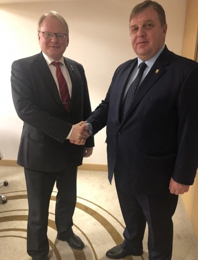 Каракачанов отказа официално “Грипен” на Швеция