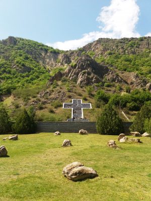 Гергана Сандъкчиева, ТИЦ-Петрич: Природната забележителност „Кожух“ е планинско възвишение от вулканичен произход и е разположена в средата на Петричко-Санданската котловина