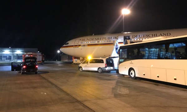 Меркел пристига на Г20 със закъснение... Самолетът й аварира