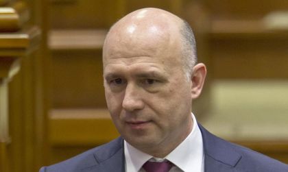 След щурм на парламента новият кабинет на Молдова положи клетва