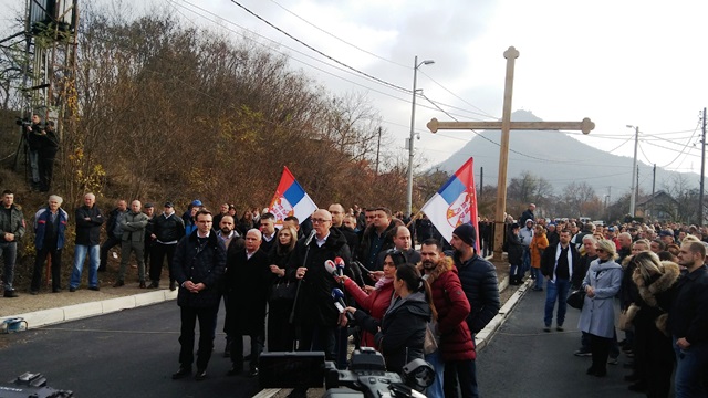 РТС (Сърбия): Сърбите в Косовска Митровица се събират на протест